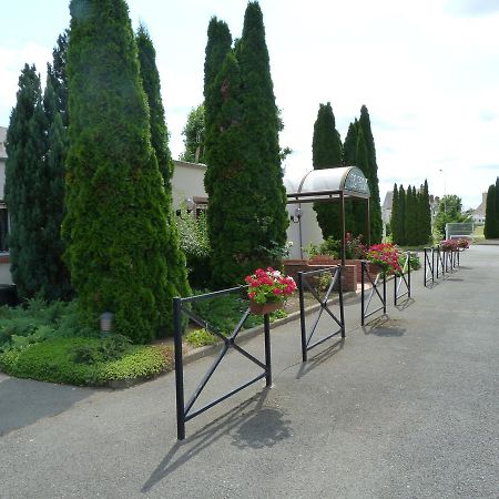 Hostellerie Du Chateau Saint-Pere-sur-Loire Екстер'єр фото